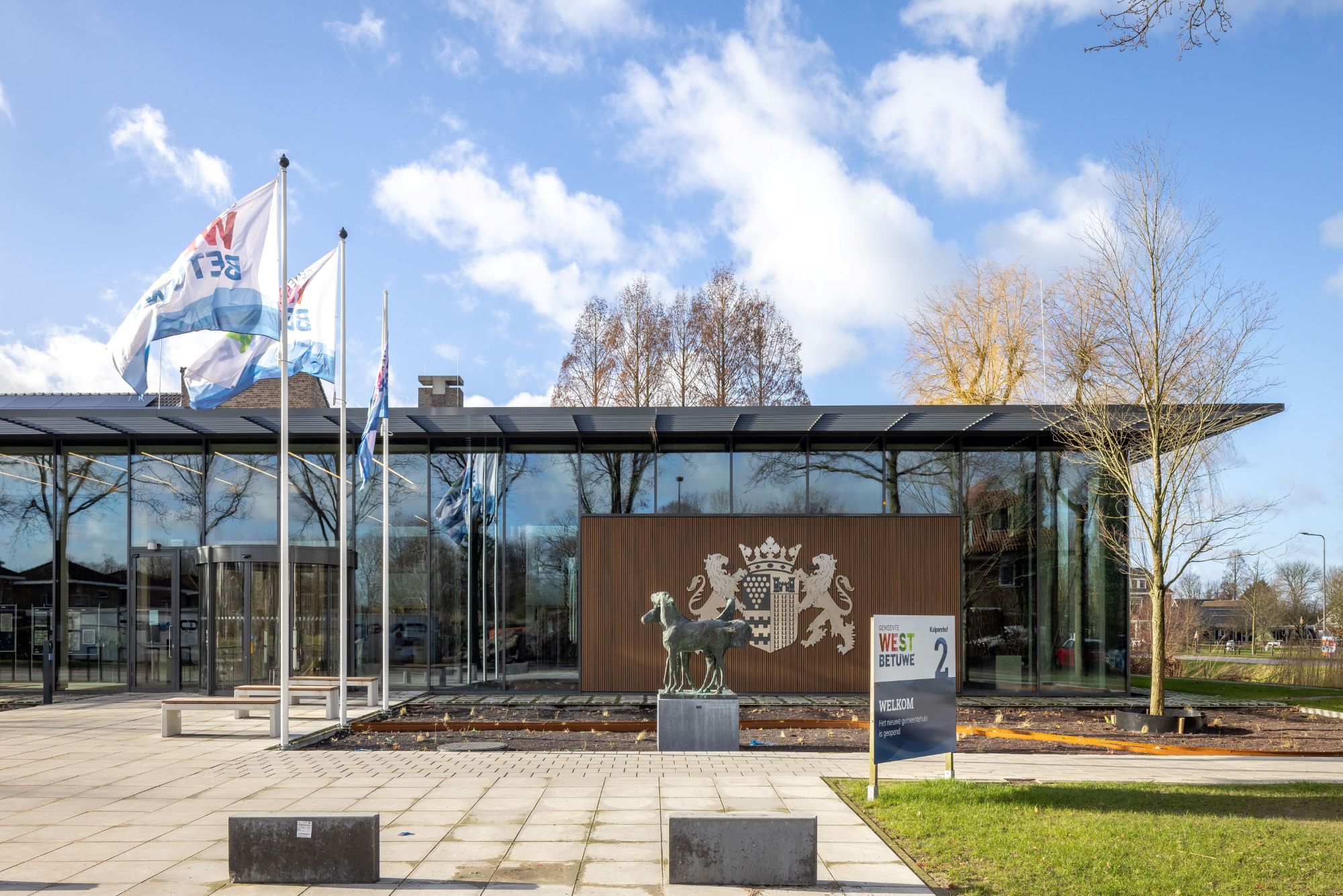 Ingang Buiten Gemeentehuis West Betuwe